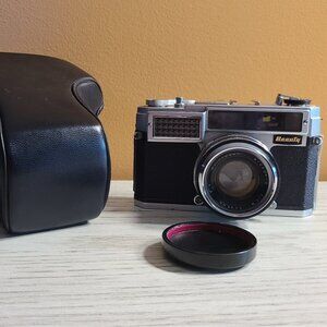 Vintage "Beauty" Lightomatic II 35mm Film Rangefinder Camera w/ Vintage Case